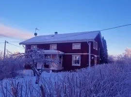 Sällinge House - Cozy Villa with Fireplace and Garden close to Uppsala