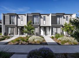 Village Apartments at NZCIS, hotel di Upper Hutt