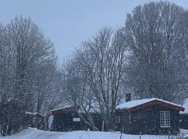 Småsletta Lodge, Kvaløya, hotell i Tromsø