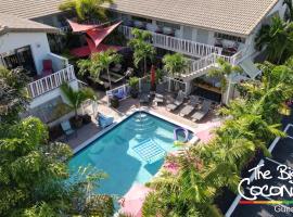 The Big Coconut Guesthouse - Gay Men's Resort, hotel em Fort Lauderdale