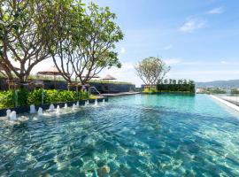 Ramada Plaza by Wyndham Chao Fah Phuket, hotelli Phuket Townissa