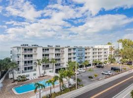 Indian Shores Condo at Holiday Villas II, hôtel à Clearwater Beach