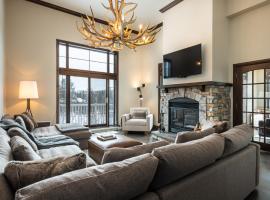 BONDURANT 95-15 / Luxury 3 bdr on the village, hotel in Mont-Tremblant