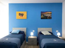 GIULY SUITES & ROOMS, hotel i Napoli