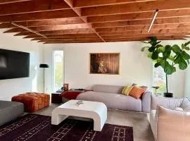 Spacious Resort Getaway @ Echo Park Ranch - Luxury indoor/ outdoor home steps from Sunset Blvd, Echo Park Lake, Dodgers Stadium