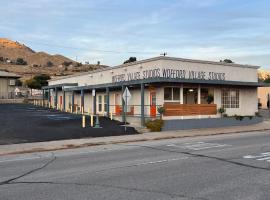 Wofford Village Studios, hotel in Wofford Heights