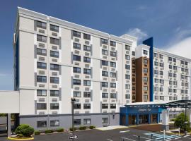 Hampton Inn Newark Airport, hotel in Newark