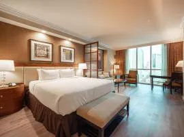 No Resort Fee Strip View Suite + Free Valet+ Pool