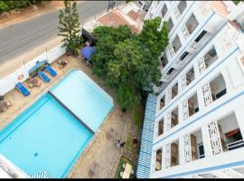 Waves and Wanderlust- Nyali Sunrise, hotel v mestu Nyali