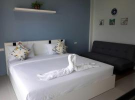 Kim Lung Airport Hotel, hotel dicht bij: Internationale luchthaven Phuket - HKT, Patong Beach