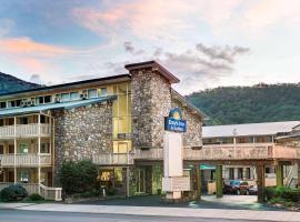 Days Inn & Suites by Wyndham Downtown Gatlinburg Parkway, hotelli kohteessa Gatlinburg