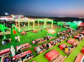 Overnight Chalet Campsite best for Couples Friends Parties and Overnight Event, hotell i Dubai