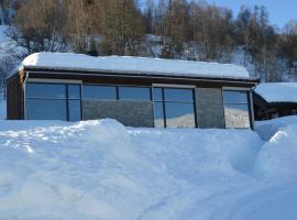 Pow Panorama - High standard Mountain home, hotel din Sogndal