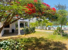 3 bedroom white house malindi, hôtel à Malindi