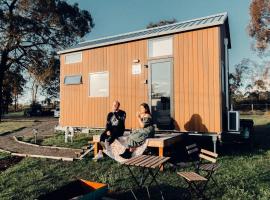 Odyssean Tiny House A by Tiny Away, mikrohus i Cessnock