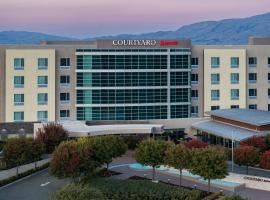 Courtyard by Marriott San Jose North/ Silicon Valley، فندق في سان خوسيه