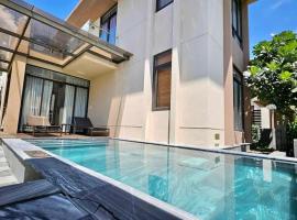 3-bedroom Villa with pool inhouse Cam Ranh beach, hotel din Cam Lâm