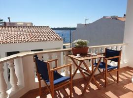 F105 · Dos dormitorios, terraza y a/c en Fornells – hotel w mieście Fornells