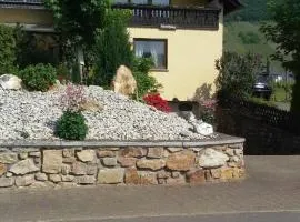 Wohnung mit Balkon und Blick auf die Weinberge