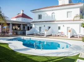 Hotel Novomar, hotel in Chiclana de la Frontera