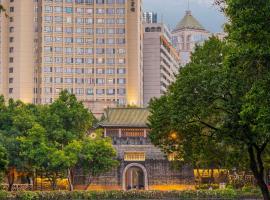 Yuexiu Hotel Guangzhou Curio Collection By Hilton - Free shuttle between hotel and Exhibition Center during Canton Fair & Exhibitor registration Counter, 5-stjärnigt hotell i Guangzhou