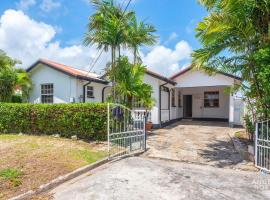 Beachy Cottage I Kitchen I Wi-Fi I Shaded Cabana I Parking, hotelli kohteessa Saint Philip