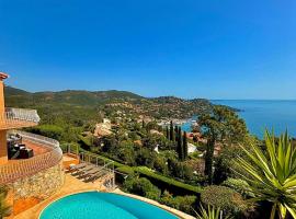 Villa Provençale vue mer & piscine privée, hotel u gradu 'Saint-Raphaël'