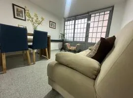 loft central, cerca a laureles GUARDA MELETAS GRATIS!!