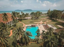 The Nouveau Chumphon Beach Resort And Golf, готель у місті Чумпхон