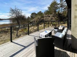 Cozy Home In Skjærhalden With House A Panoramic View, hotell i Skjærhalden