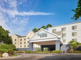 Fairfield Inn Orlando Airport, hotel cerca de Aeropuerto internacional de Orlando - MCO, 