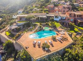 Sardinia Family Villas - Villa Carmen with sea view and pool, hotel Porto Cervóban