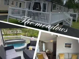 41 the meadows luxury hot tub holidays tattershall lakes