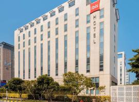 ibis New Delhi Aerocity - An Accor Brand, hotel Ibis en Nueva Delhi