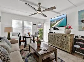 Beachside Bungalow: Surfside I #104