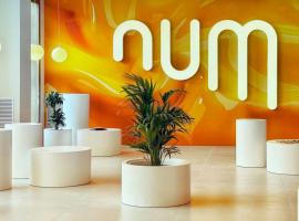 Num Hotel, hotel en Salou