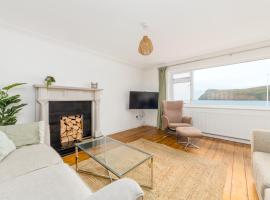 Stunning beach house with garage – hotel w mieście Port Erin