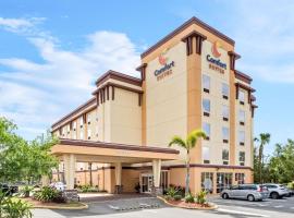 Comfort Suites Orlando Airport, hotel cerca de Aeropuerto internacional de Orlando - MCO, 