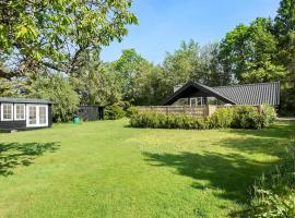 Beautiful Home In Gilleleje With Wifi, hotell i Gilleleje