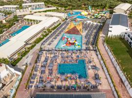 Caretta Paradise Resort & WaterPark – hotel w mieście Tragaki