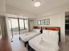 Tagaytay 2BR HUGE Balcony with TAAL View and Netflix