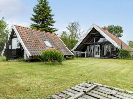 3 Bedroom Beautiful Home In Gilleleje, hotell i Gilleleje