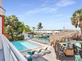 Aruba - Downtown Waterfront 2x2 Dock & Pool Pet-Friendly, hotel a Key West