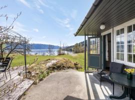 Holiday Home Sandviki by Interhome, hotell i Balestrand