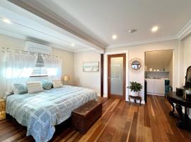 Beachfront Surfers Retreat, pet-friendly hotel sa Cape Woolamai