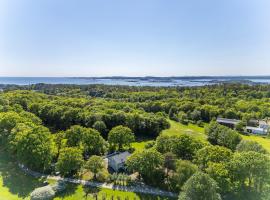 Sunny paradise by the sea, hotel a Tjøme