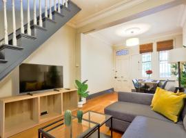 Awesome 2 Bedroom House Surry Hills, hotel en Sídney