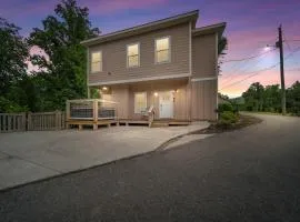 Private, Gatlinburg Bliss with Hot Tub and City Views