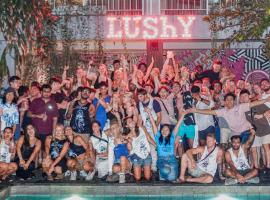 Lushy Hostel Canggu, vandrehjem i Canggu