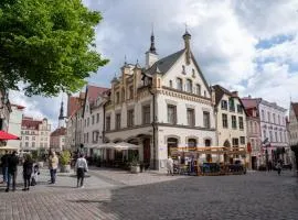 2BR 95m2 apartment in Old Town with Free Parking and Sauna!